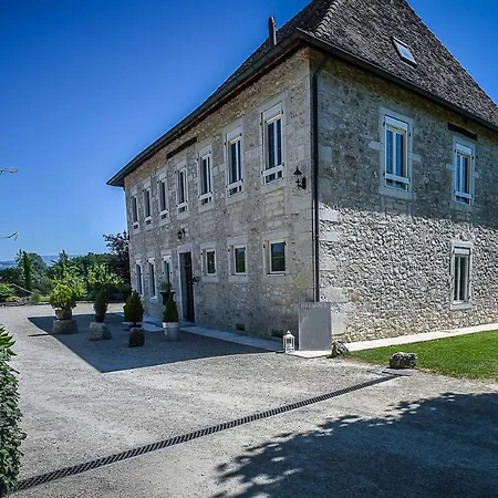 Domaine Du Manoir Bed and Breakfast Les Avenières